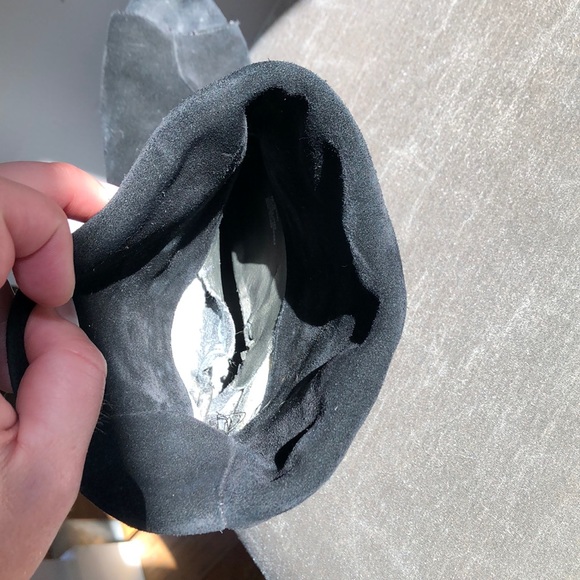 Vince Camuto black suede slouchy peep toe booties Size 8 - Picture 4 of 9